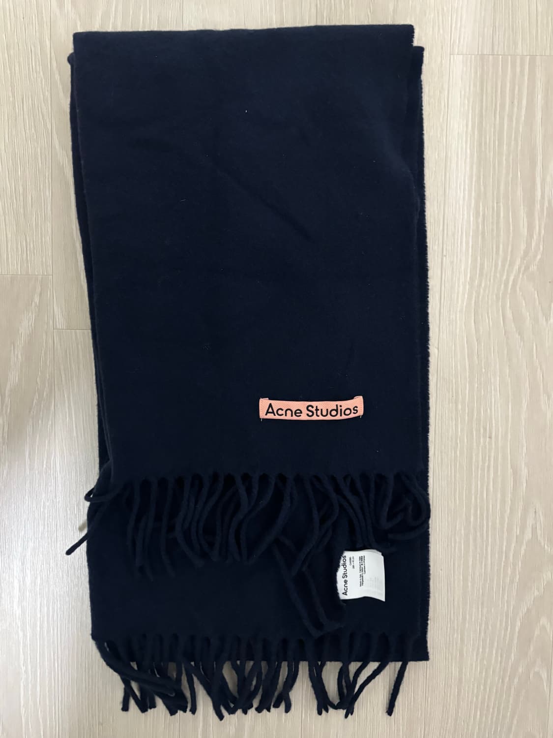 아크네 스튜디오 머플러 네이비 상품이미지1