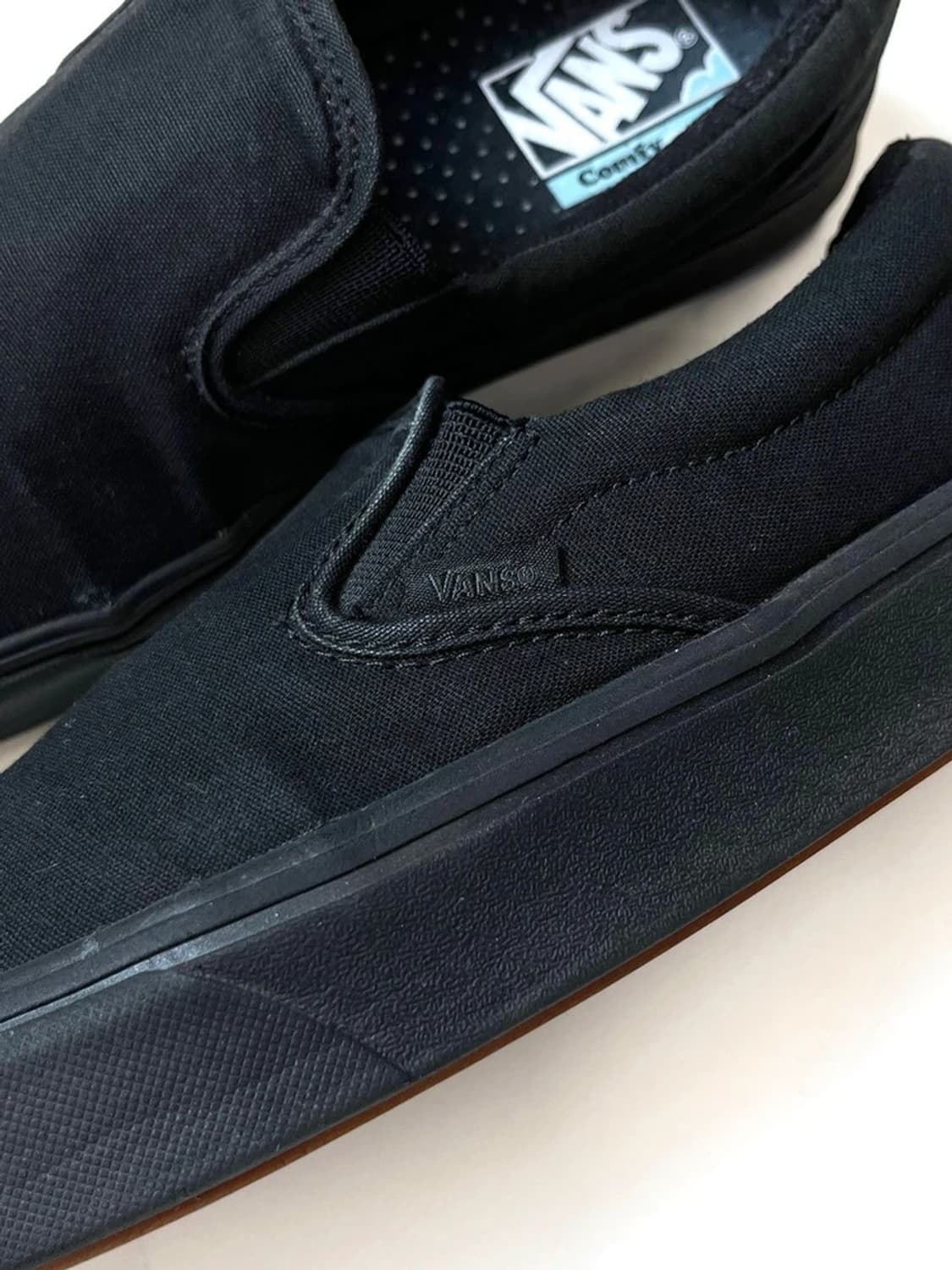 반스 VANS 프리미엄 올블랙 슬립온 스니커즈 A1482 상품이미지4