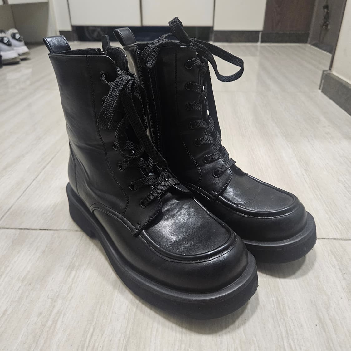 세스띠 스퀘어토 솔져 플랫폼 앵클워커부츠 (BLACK) 상품이미지1