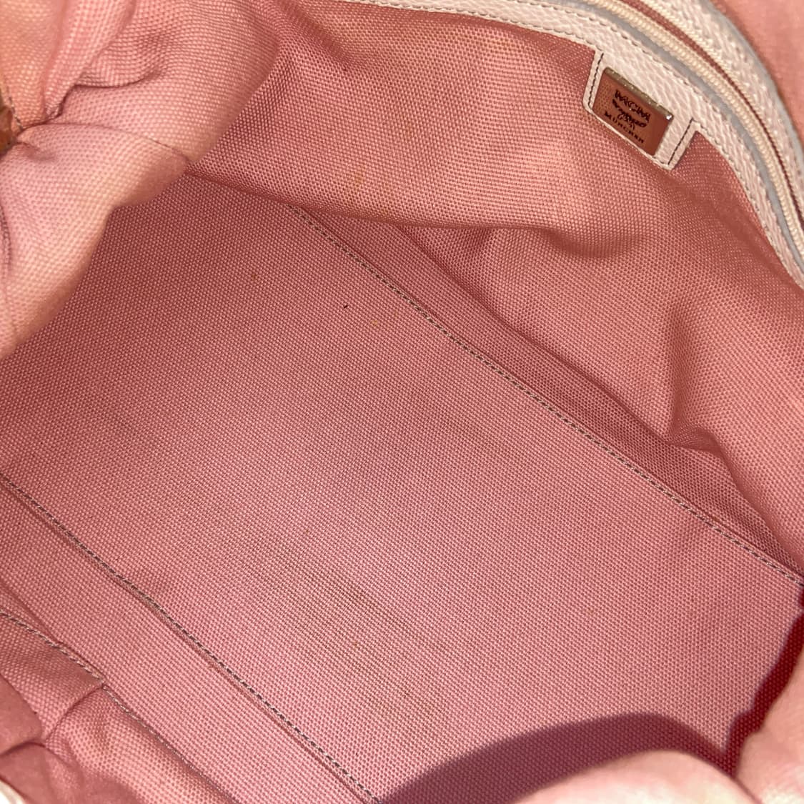 MCM 핑크자카드 화이트 숄더백 상품이미지10