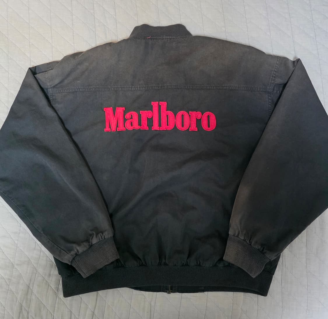 [M] 90s 빈티지 말보로 리버시블 봄버 자켓 블랙/레드 썬페이드 상품이미지1