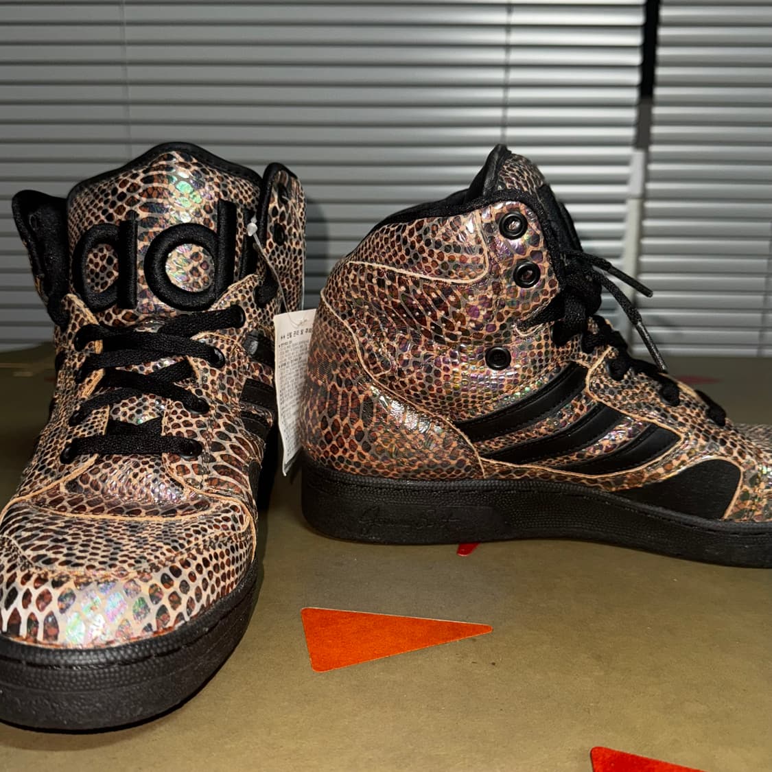 Jeremy Scott adidas Instinct 상품이미지2