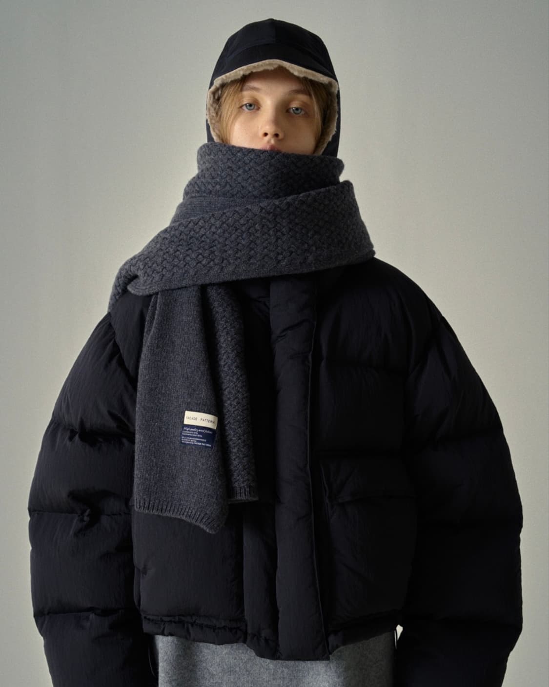 파사드패턴 캐시미어 텍스처 머플러 차콜 상품이미지1