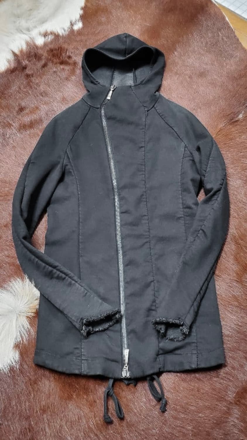 Masnada 수소봉제 사선지퍼 후드코트 상품이미지1