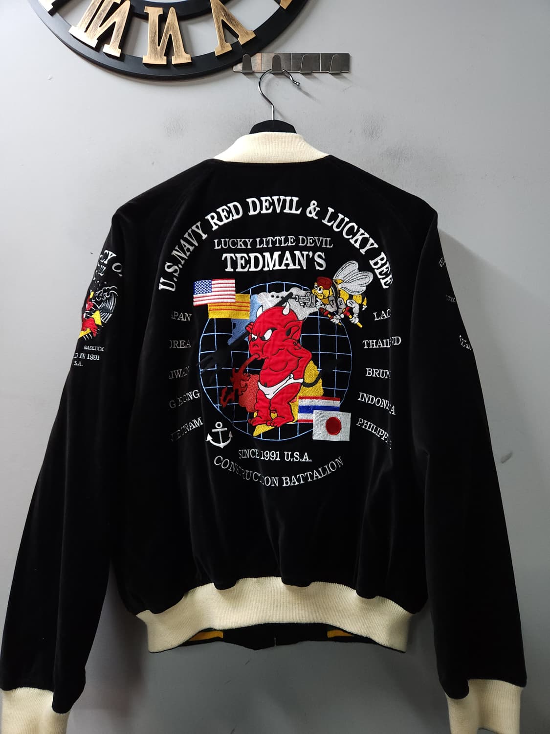 테드 컴퍼니 스웨이드 리버시블 자수 스카쟌 (남녀가능) 상품이미지6