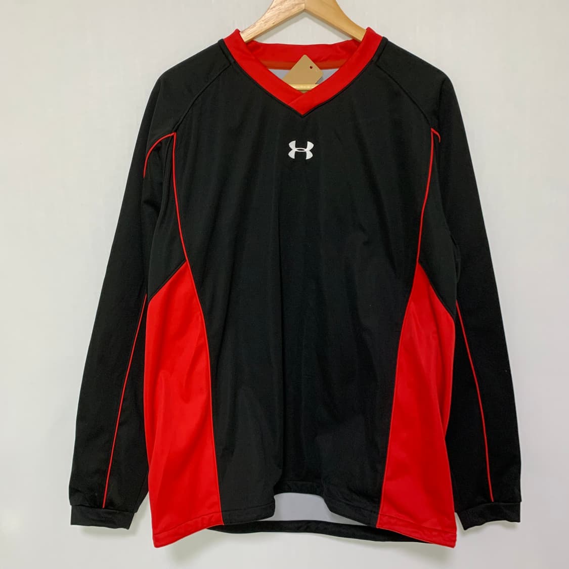 언더아머 블랙/레드 긴팔 바람막이 맨투맨 트레이닝 유니폼 XL 상품이미지2