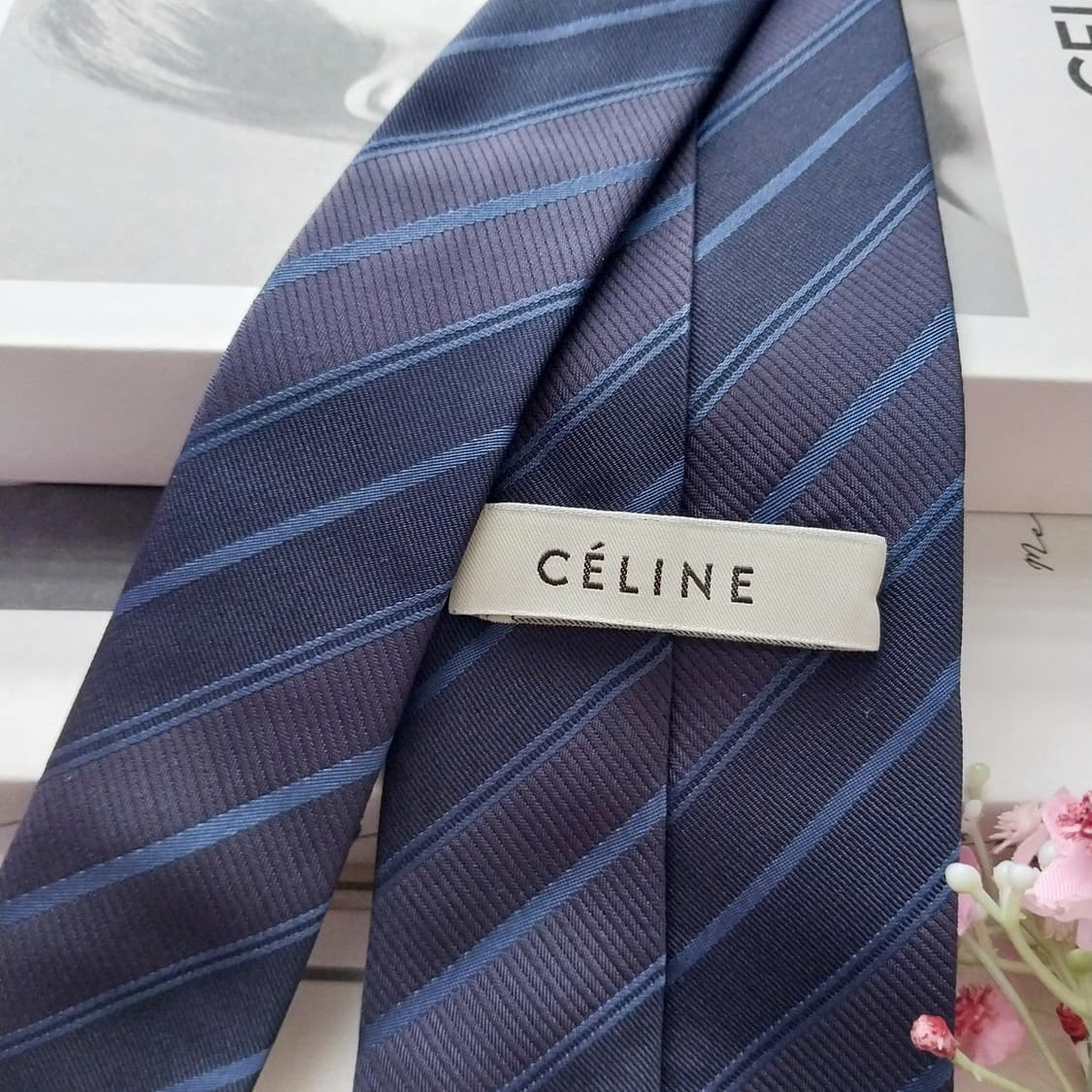 셀린느 실크 네이비 스트라이프 넥타이 8.6cm A+등급 K1454
 상품이미지6