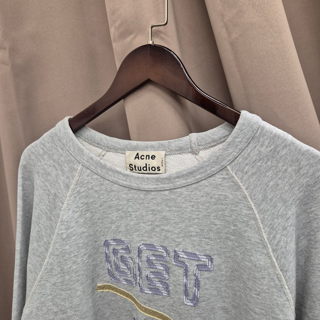 아크네스튜디오 컬리지 패치 맨투맨 M 상품이미지2