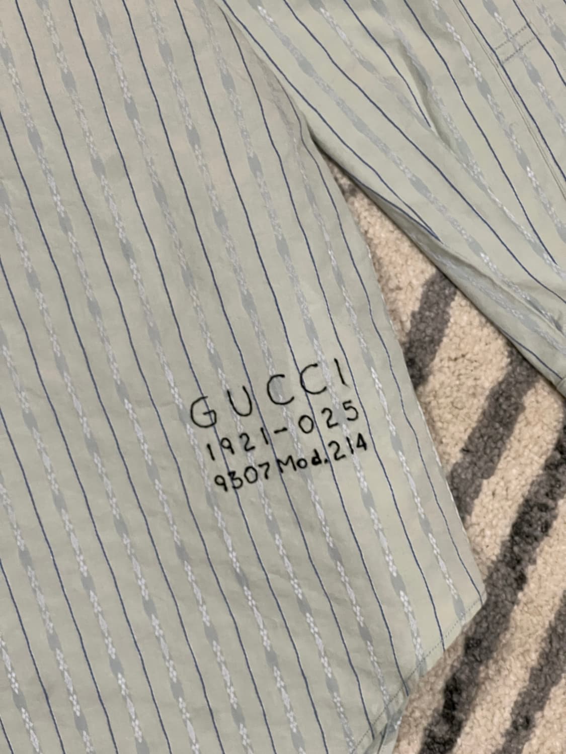 [46/100] 구찌 로고 자수 스트라이프 셔츠 스카이블루 상품이미지7