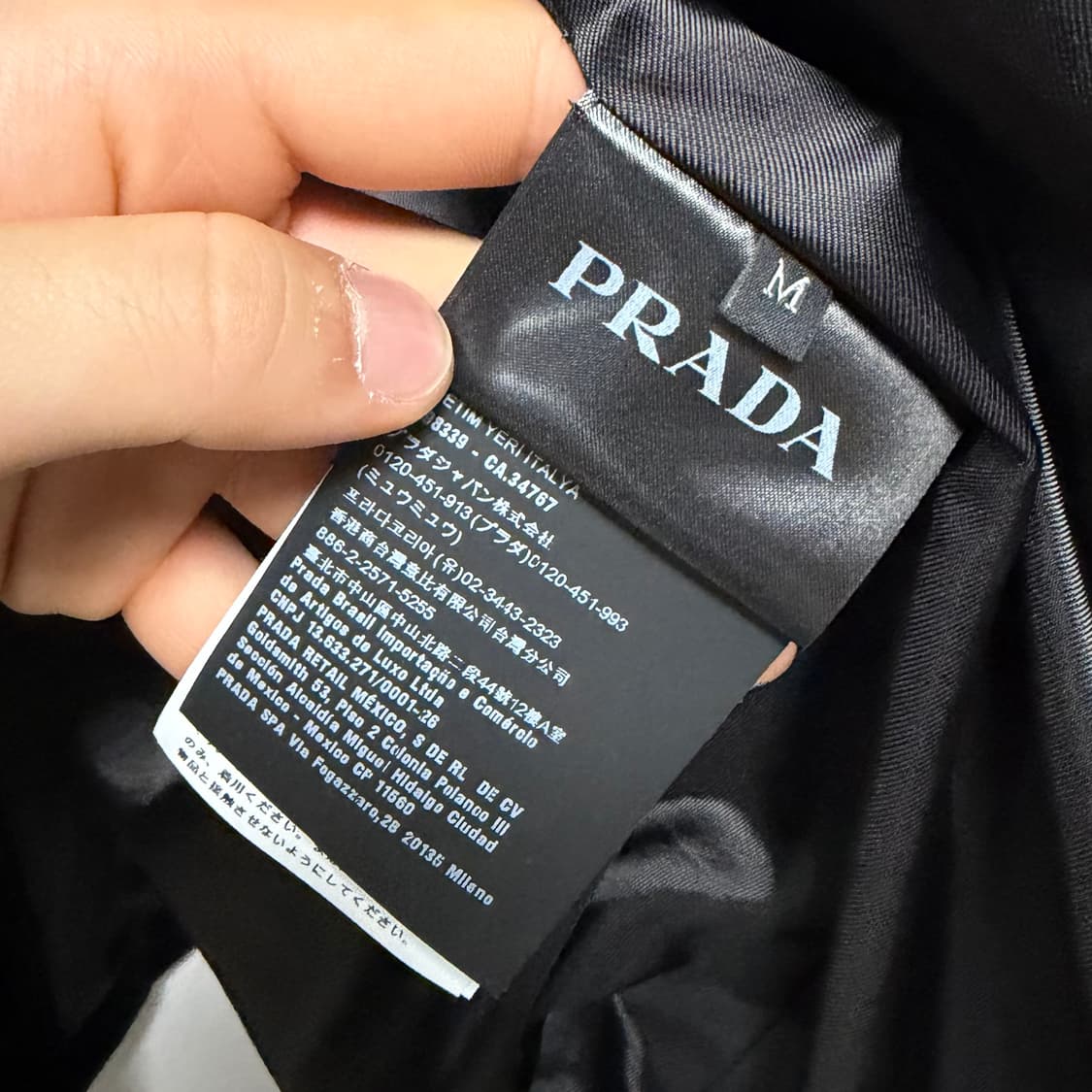 [S+급/오버핏M] 프라다 삼각로고 벨벳 셔츠 자켓 블랙 상품이미지6