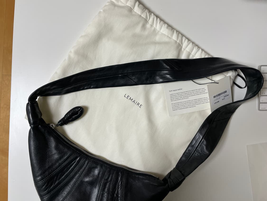 르메르 스몰 크루아상 백 소프트 나파 레더 블랙 상품이미지6