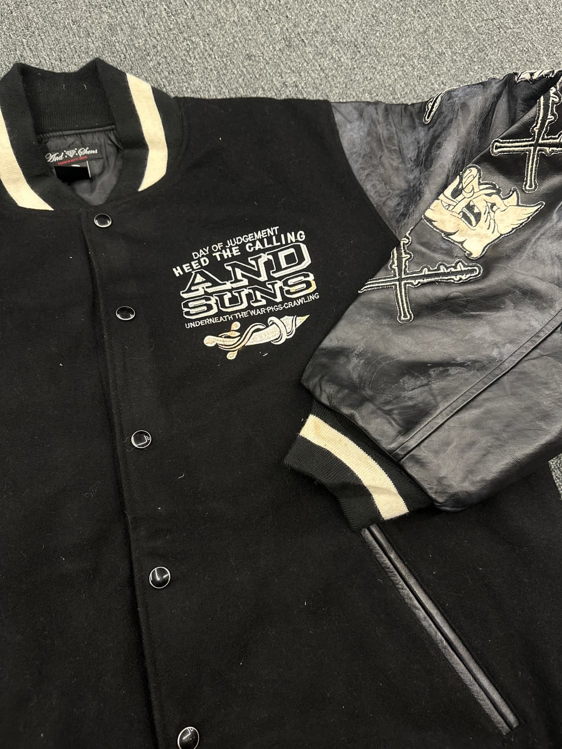 AND SUNS 자수 바시티자켓 레더암 블랙 상품이미지4