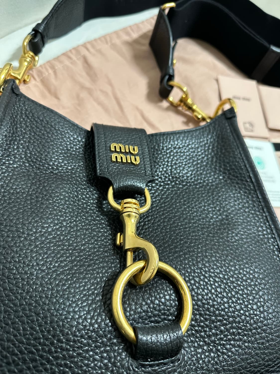 [SA 정품] 미우미우 스냅 후크 크로스백 상품이미지5