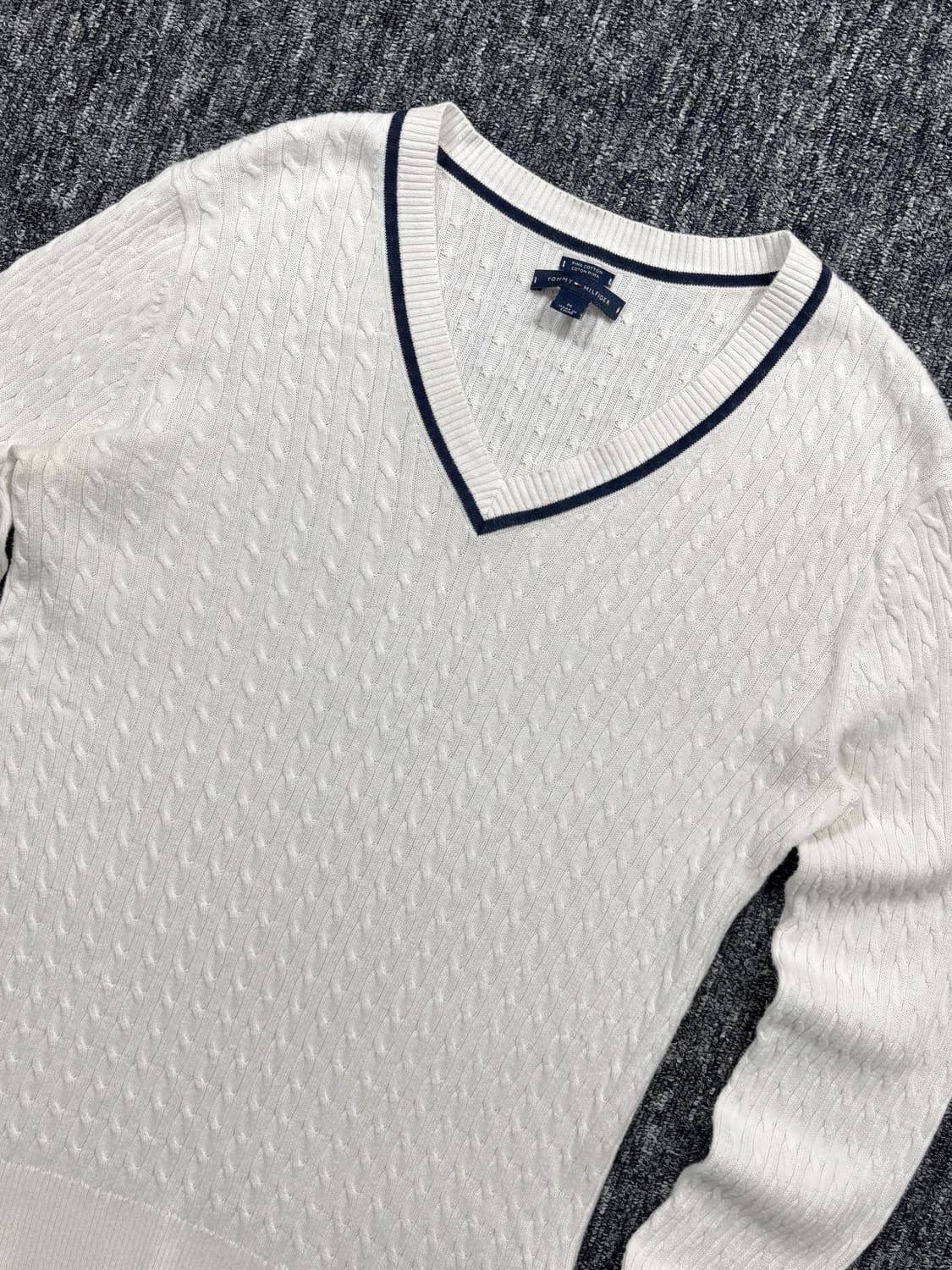 타미힐피거 화이트 브이넥 니트 상품이미지4