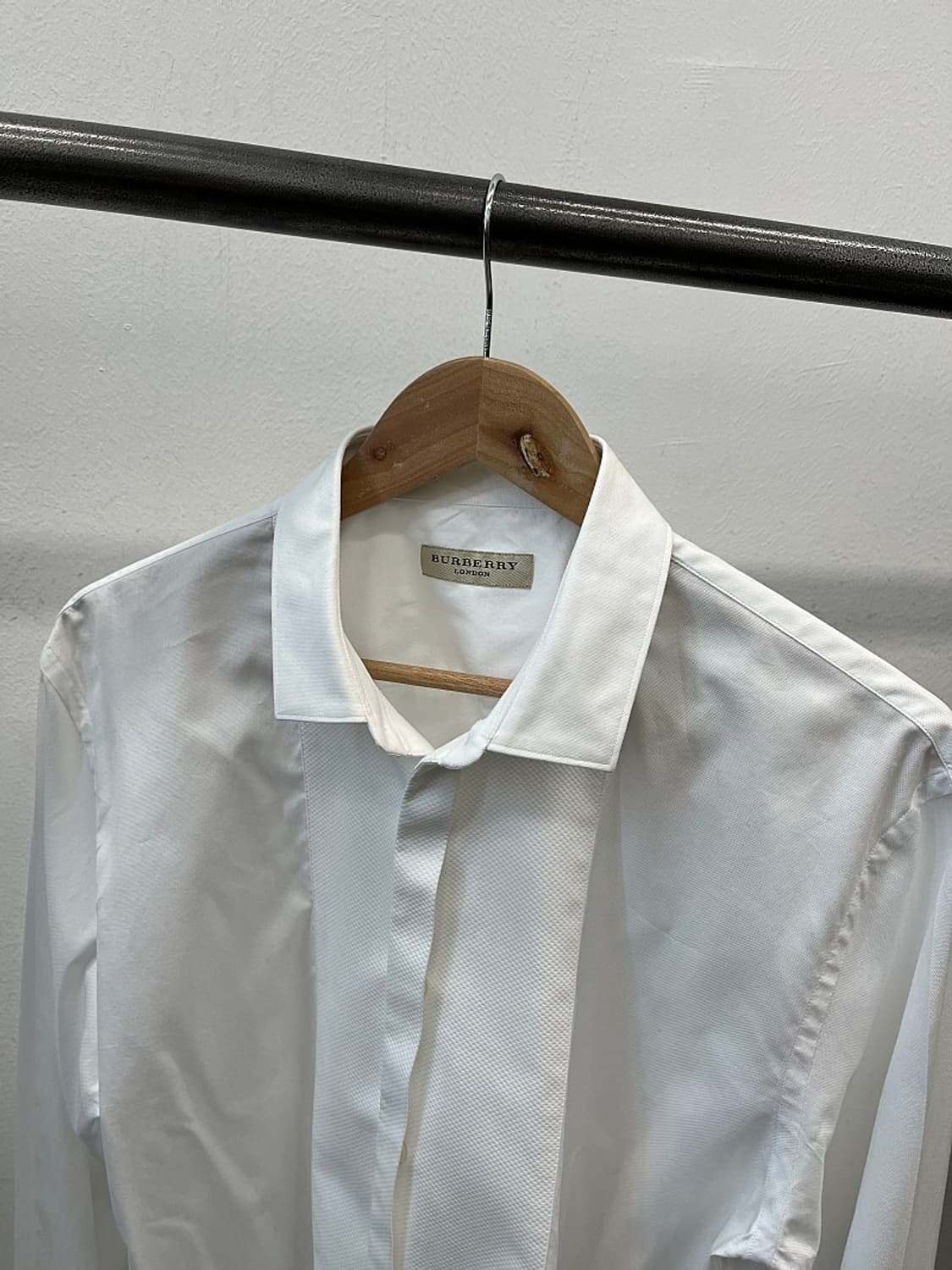 105) 버버리 커프스 화이트셔츠  상품이미지2