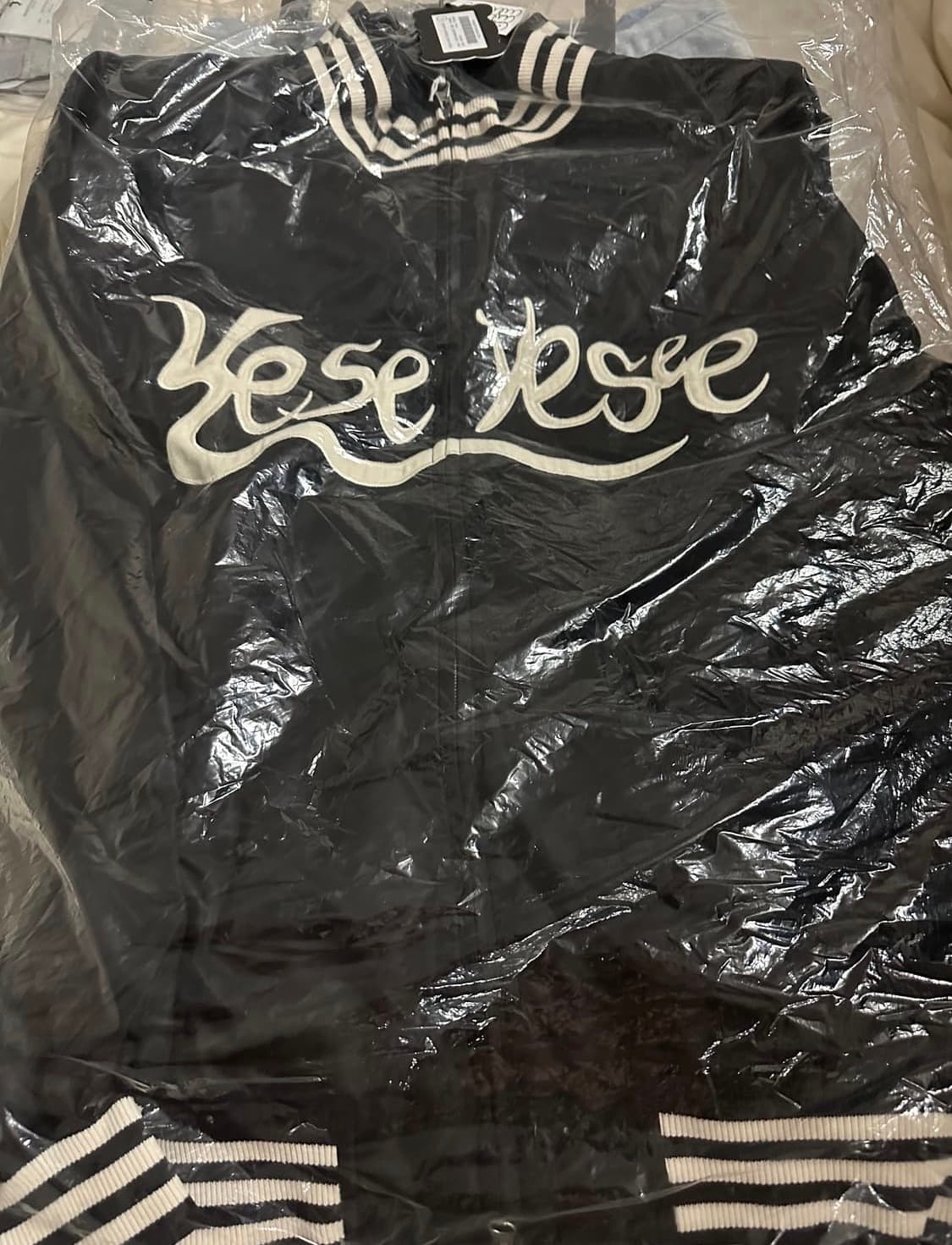 새상품 예스아이씨 하이넥 스타디움 자켓 L 상품이미지1