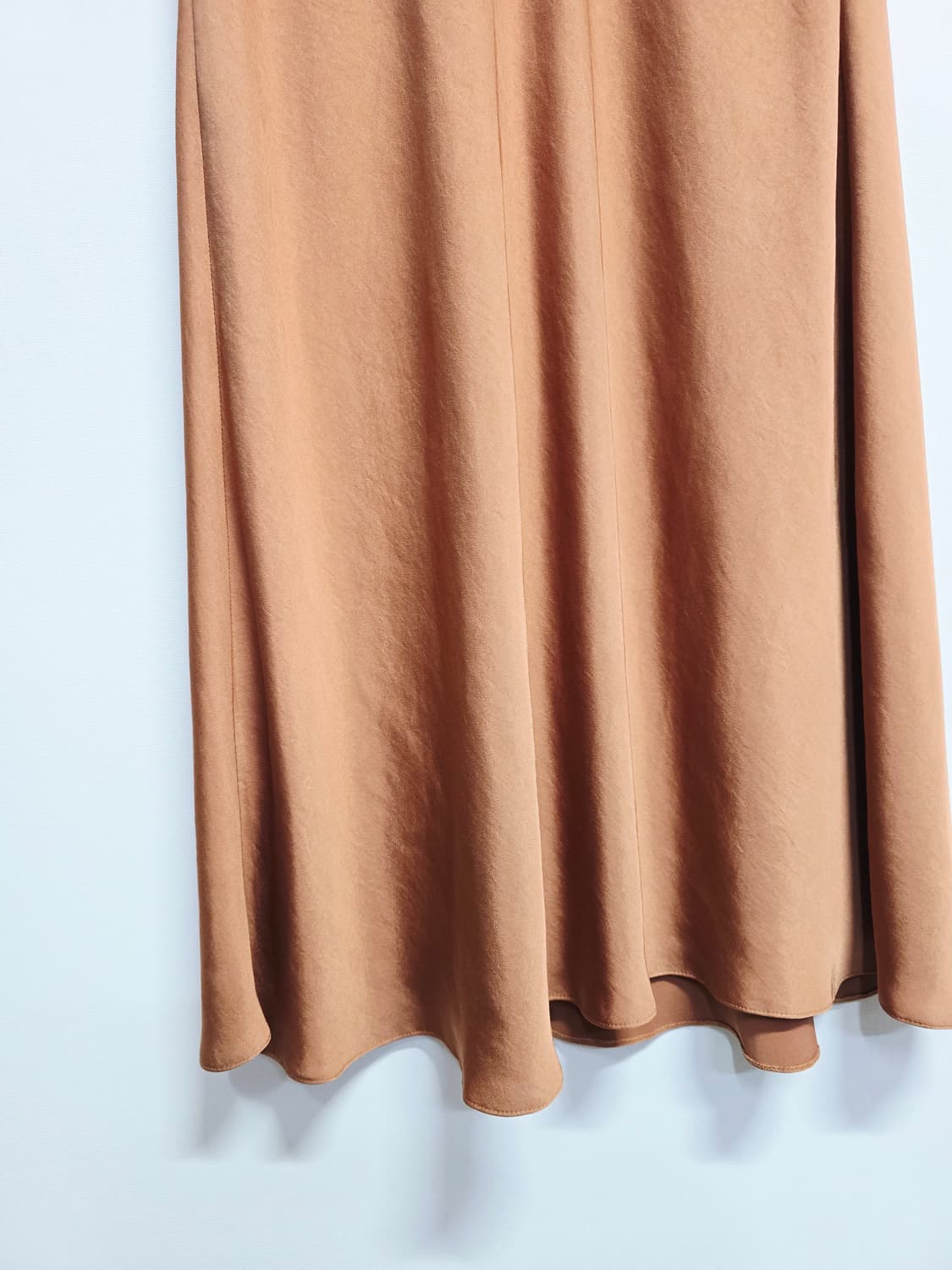 한섬 더캐시미어  롱 스커트 새틴 스타일 상품이미지3