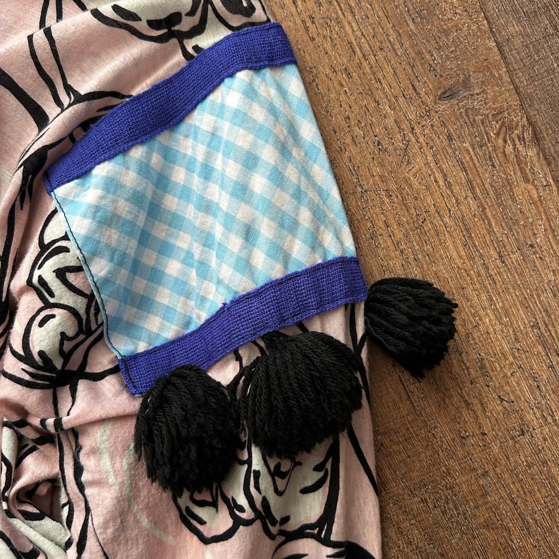 Pattern Pompom Detail Long Sleeve 상품이미지4