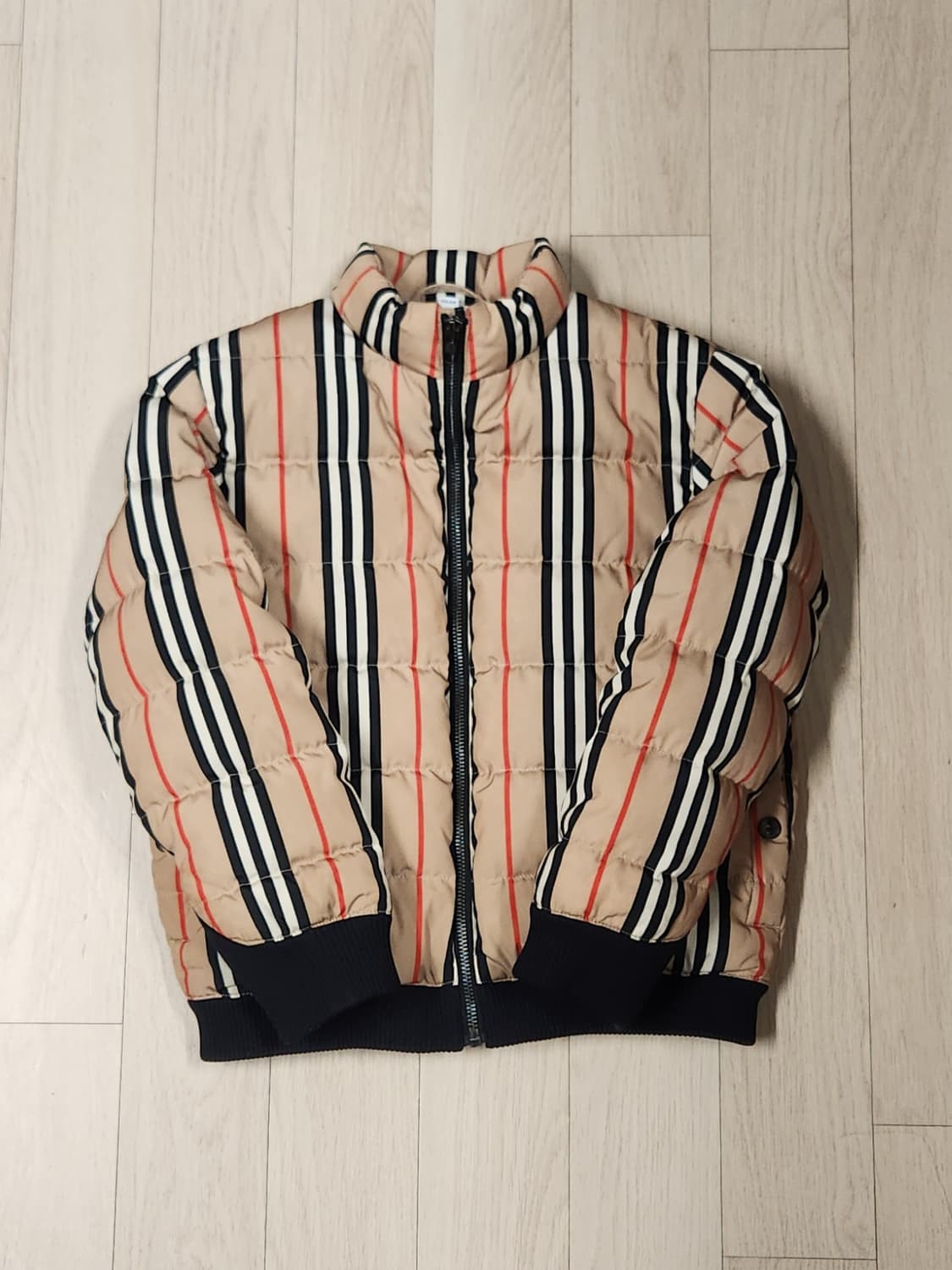 버버리 키즈 스트라이프 패턴 패딩 점퍼 8Y (7-8세추천) 상품이미지1