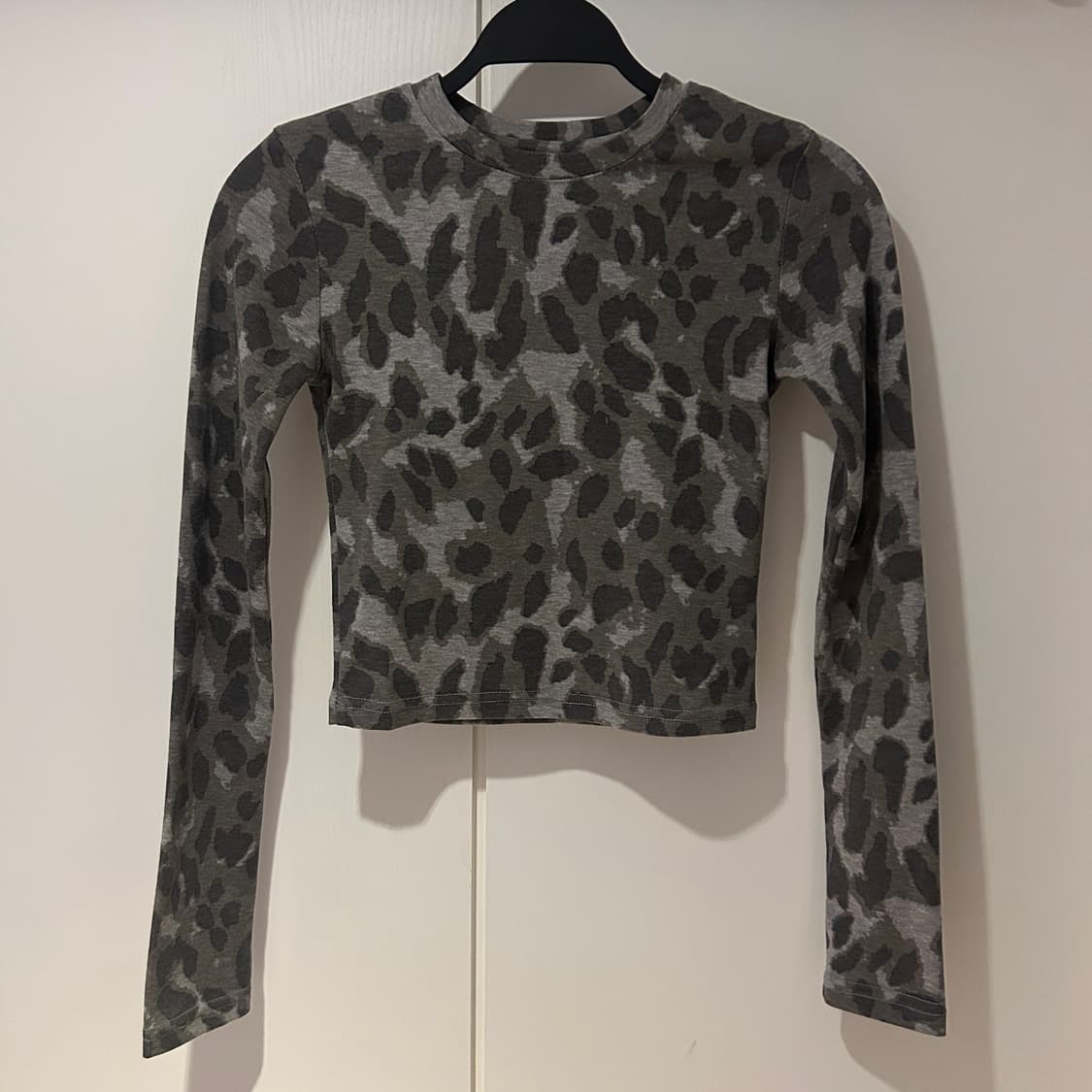 레오파드 롱슬리브 티셔츠 상품이미지1