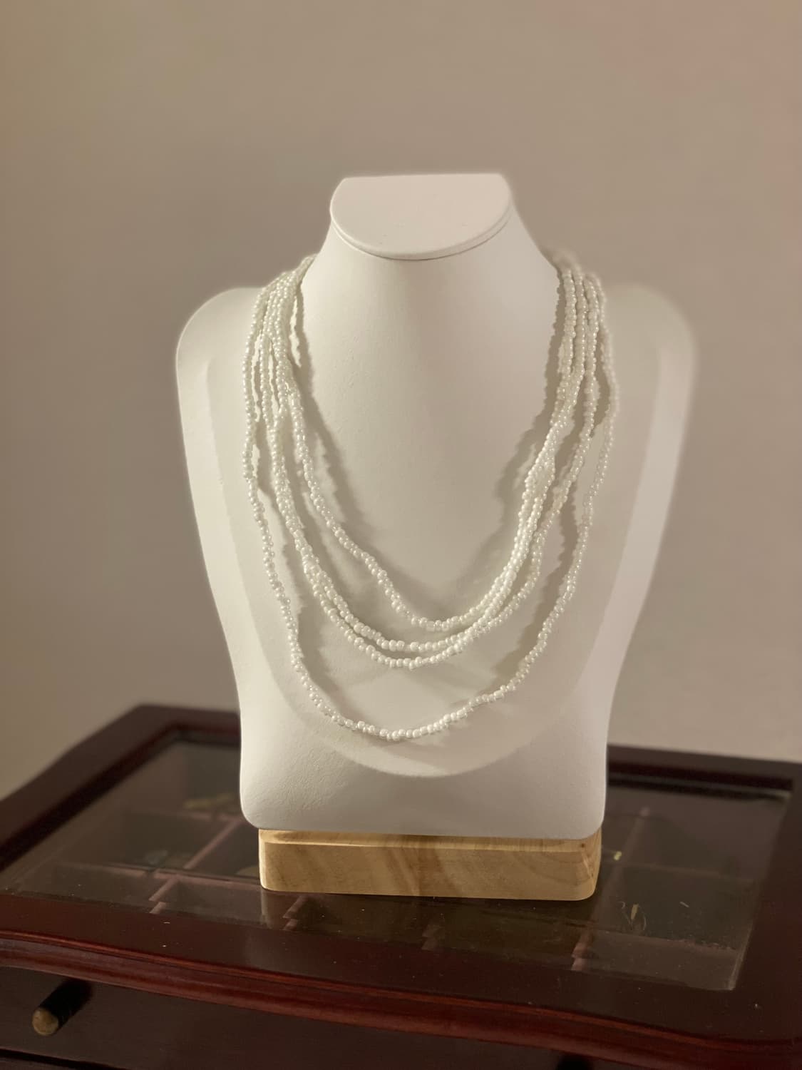 화이트 진주알색상 비즈 롱 목걸이 상품이미지4