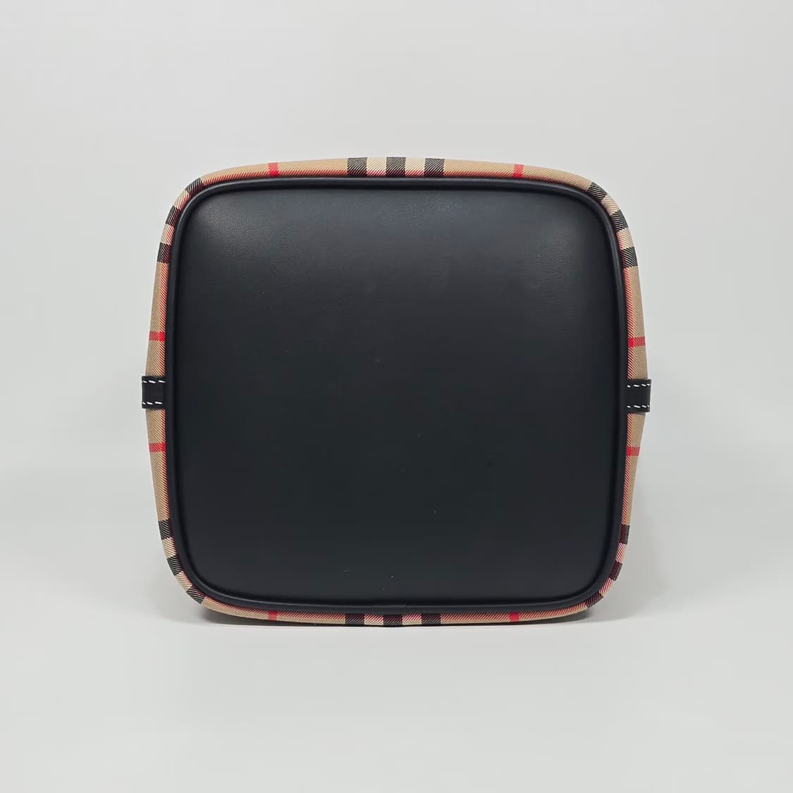 버버리 애쉬비 체크 버킷백 상품이미지6