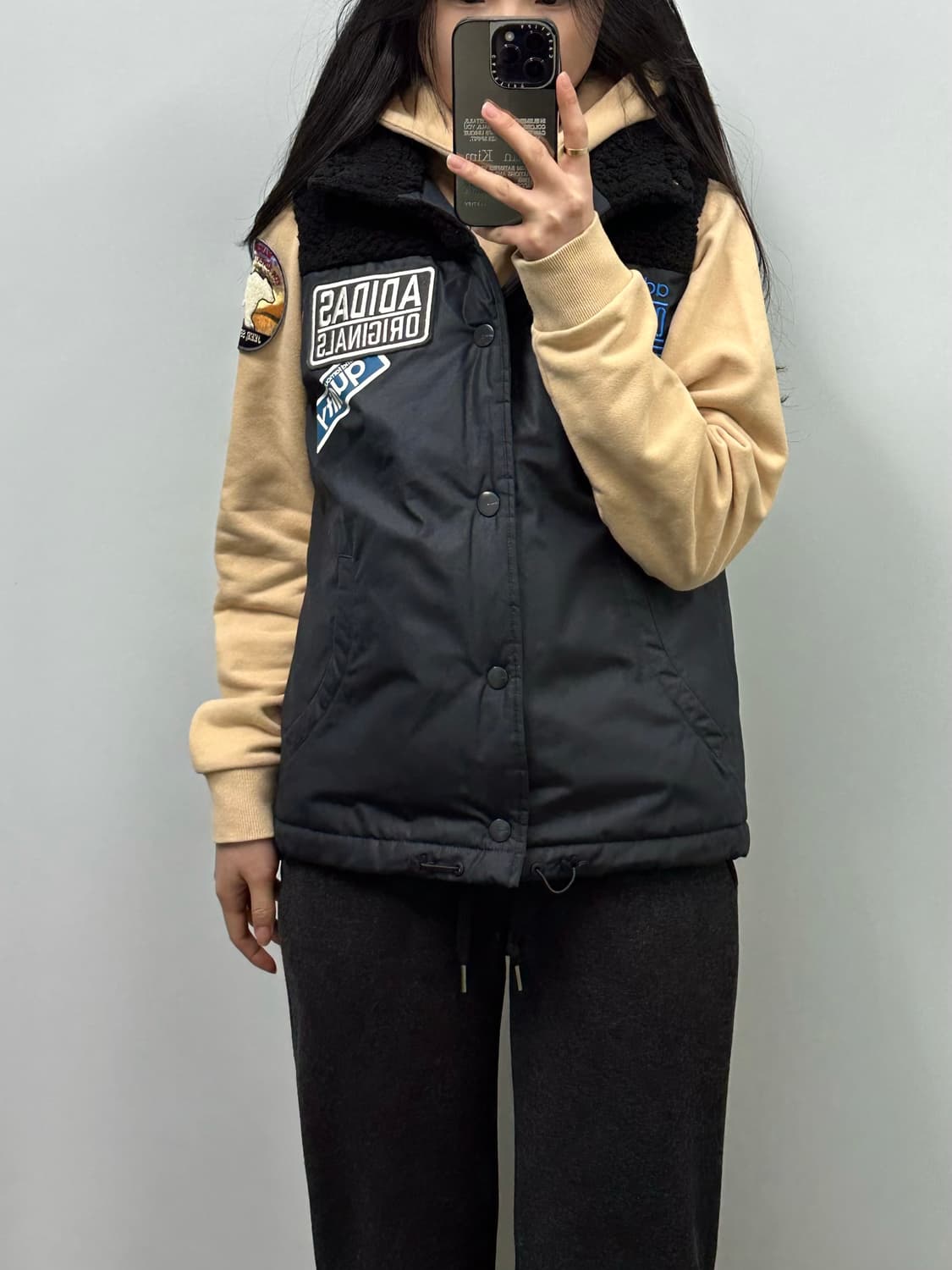 아디다스 패치 블랙 후드 조끼 패딩 상품이미지1
