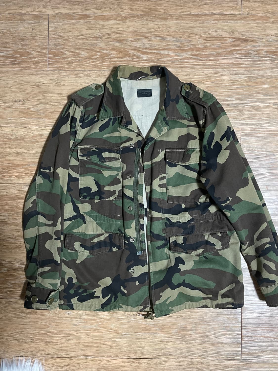 16 생로랑 밀리터리 love 자수 자켓 s사이즈 상품이미지1