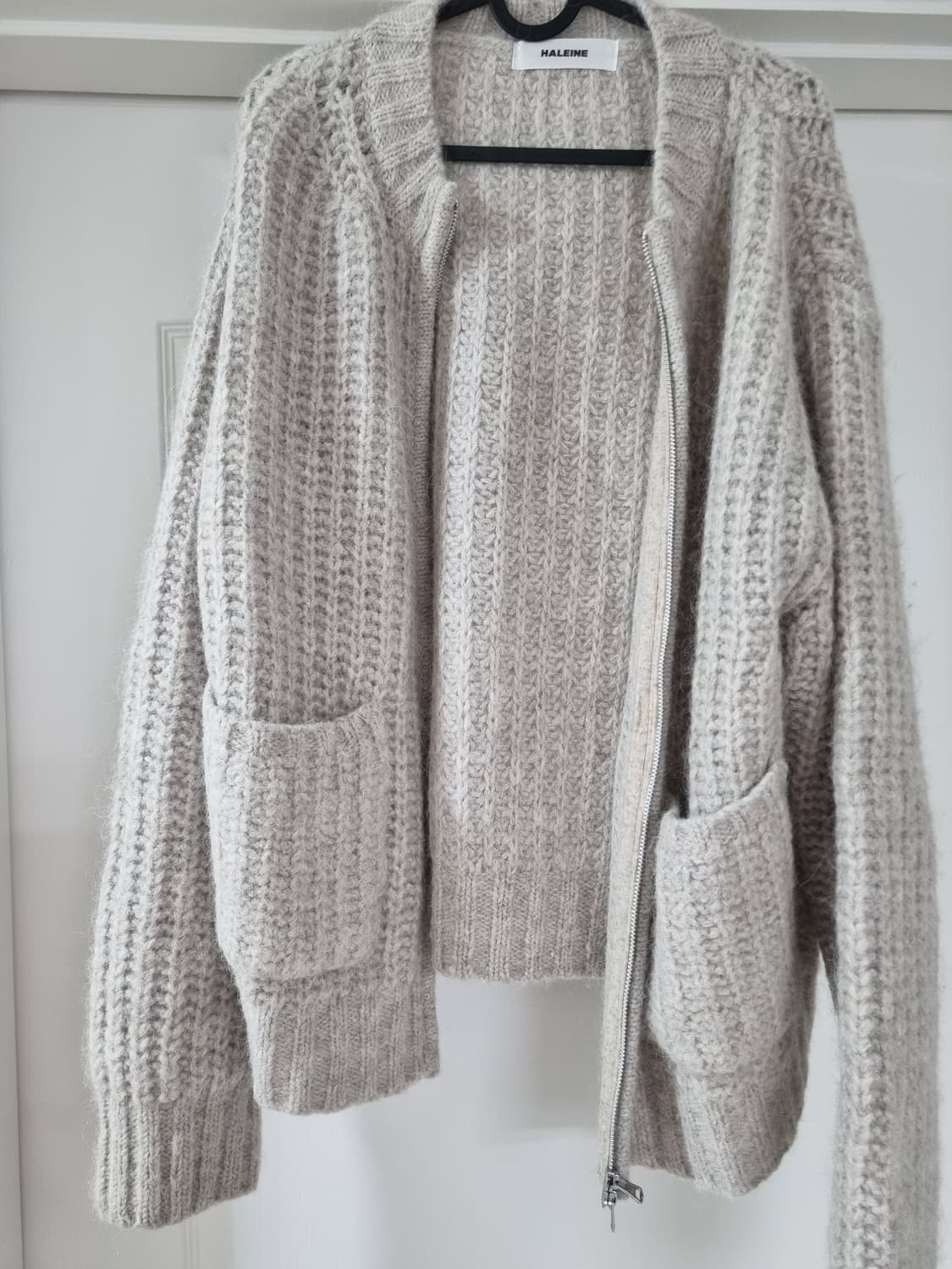 알렌느 알파카 청키 라운드 넥 집업 니트 가디건 오트밀 그레이 상품이미지1