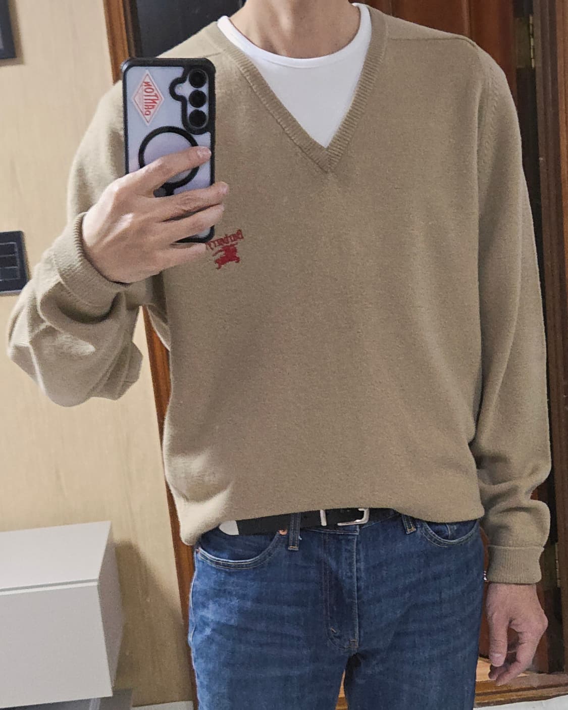 (착샷) 버버리 브이넥 니트 베이지 VNTG 상품이미지7