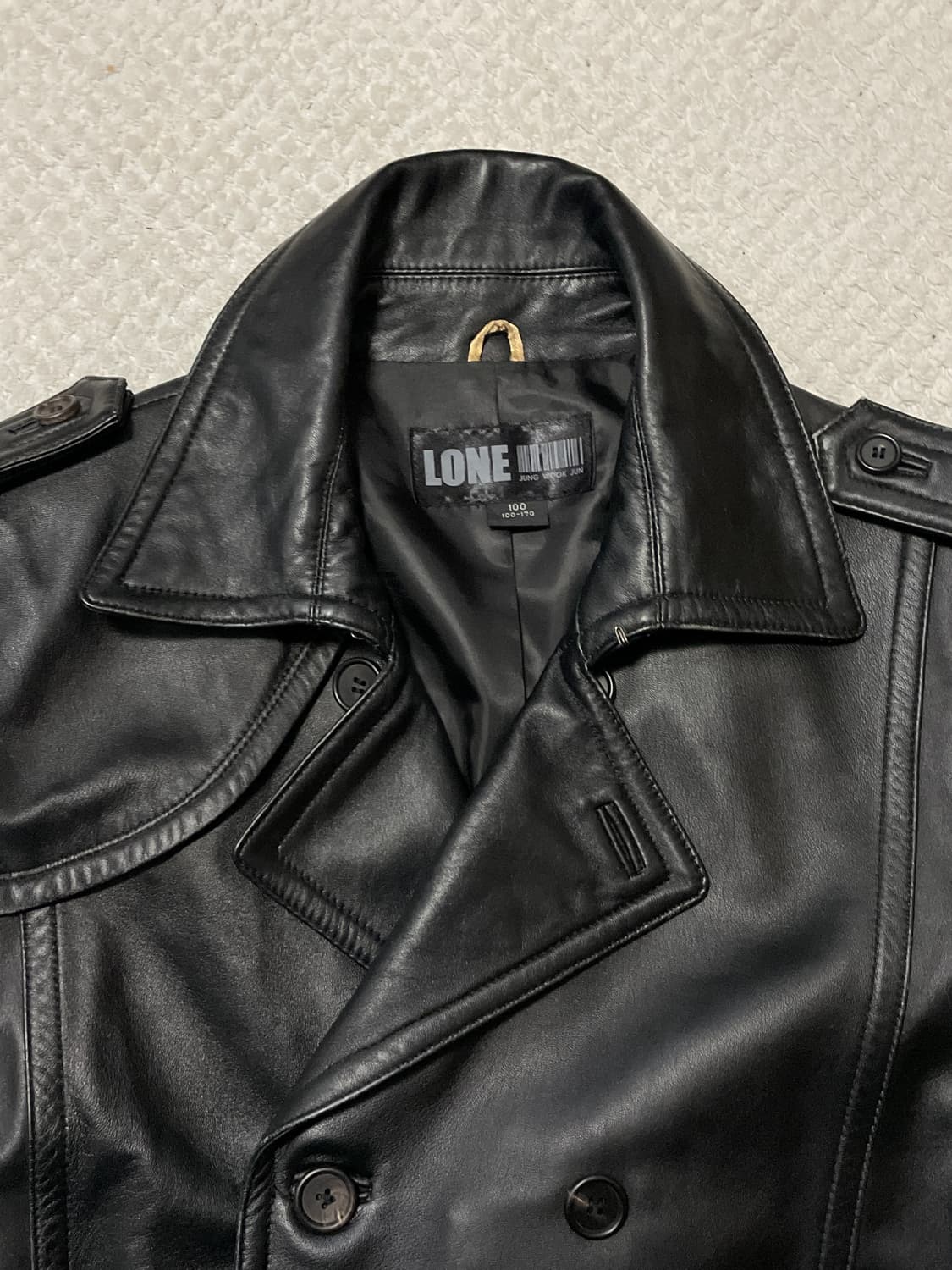 JUUN.J 준지 정욱준 LONE 웨스턴 무드 양가죽 더블 레더 코트 상품이미지4