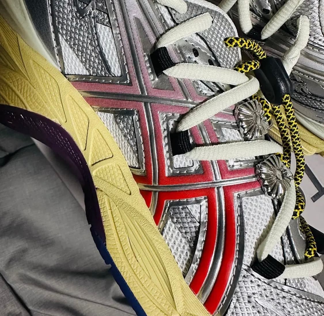 아식스 x 토가 젤 큐물러스 16 TG 화이트 레드 퓨어 실버 상품이미지7