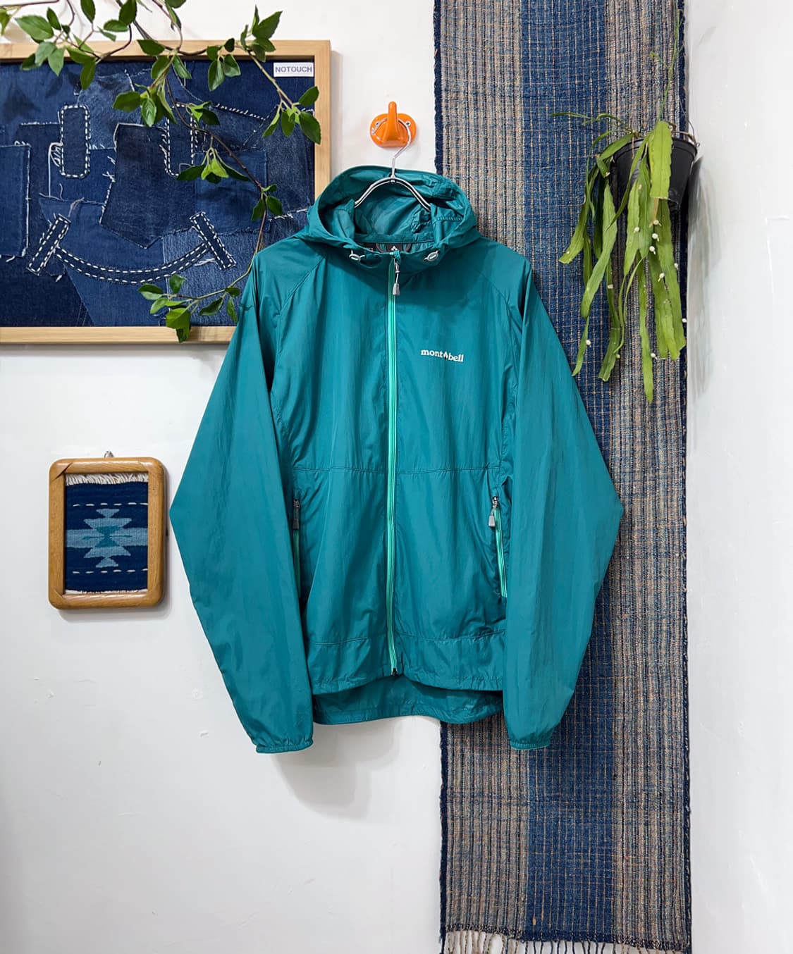 MONT BELL  Lightweight Hooded Wind Jacke 상품이미지1