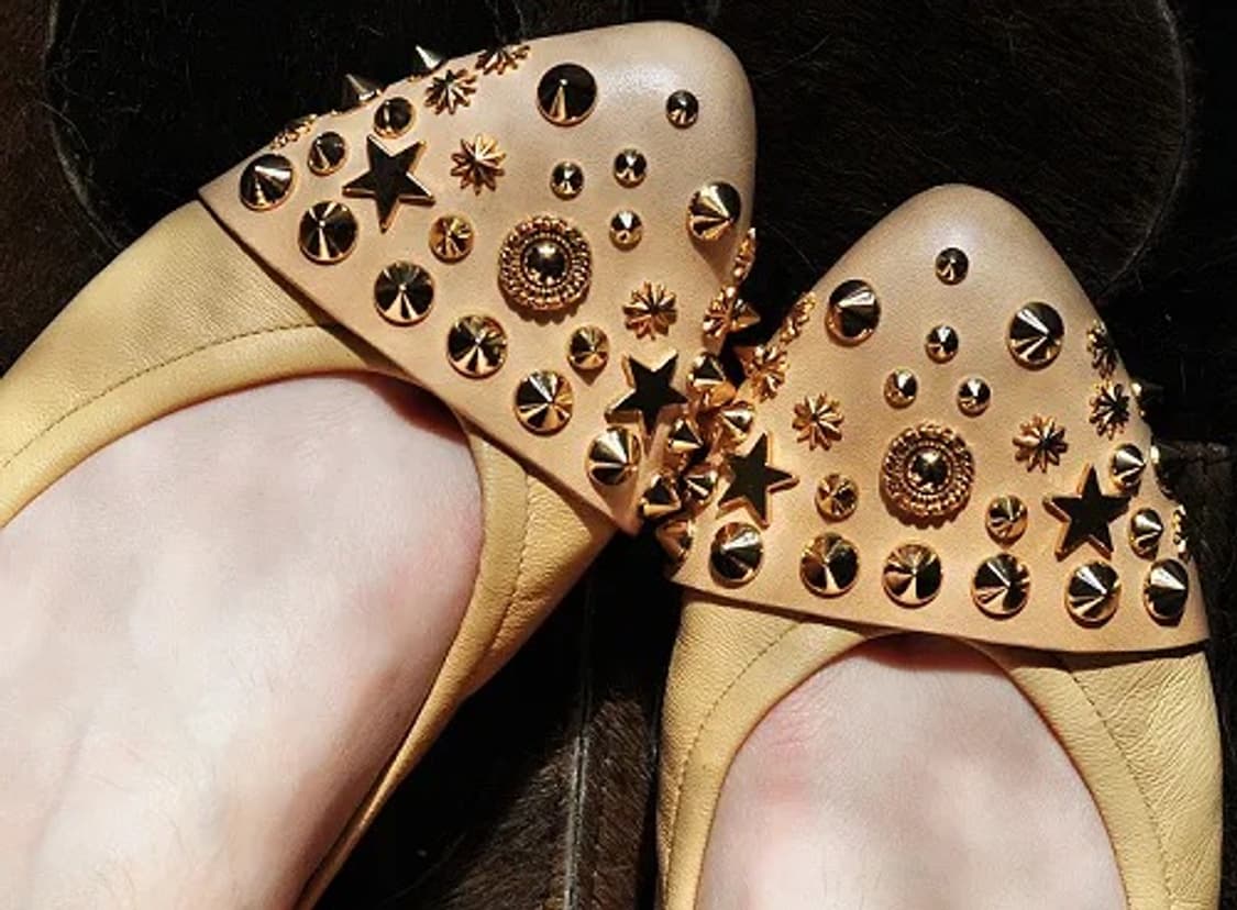 지방시 스터드 플랫슈즈  상품이미지1