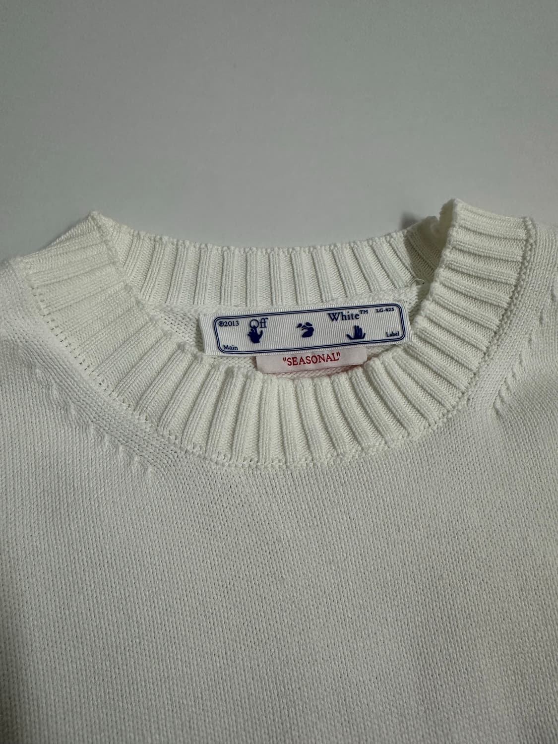 오프화이트 화이트 니트 스웨터 상품이미지3