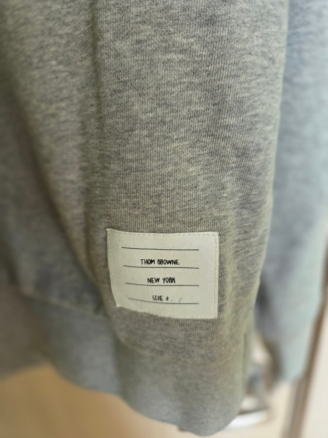 톰브라운 맨투맨 상품이미지2