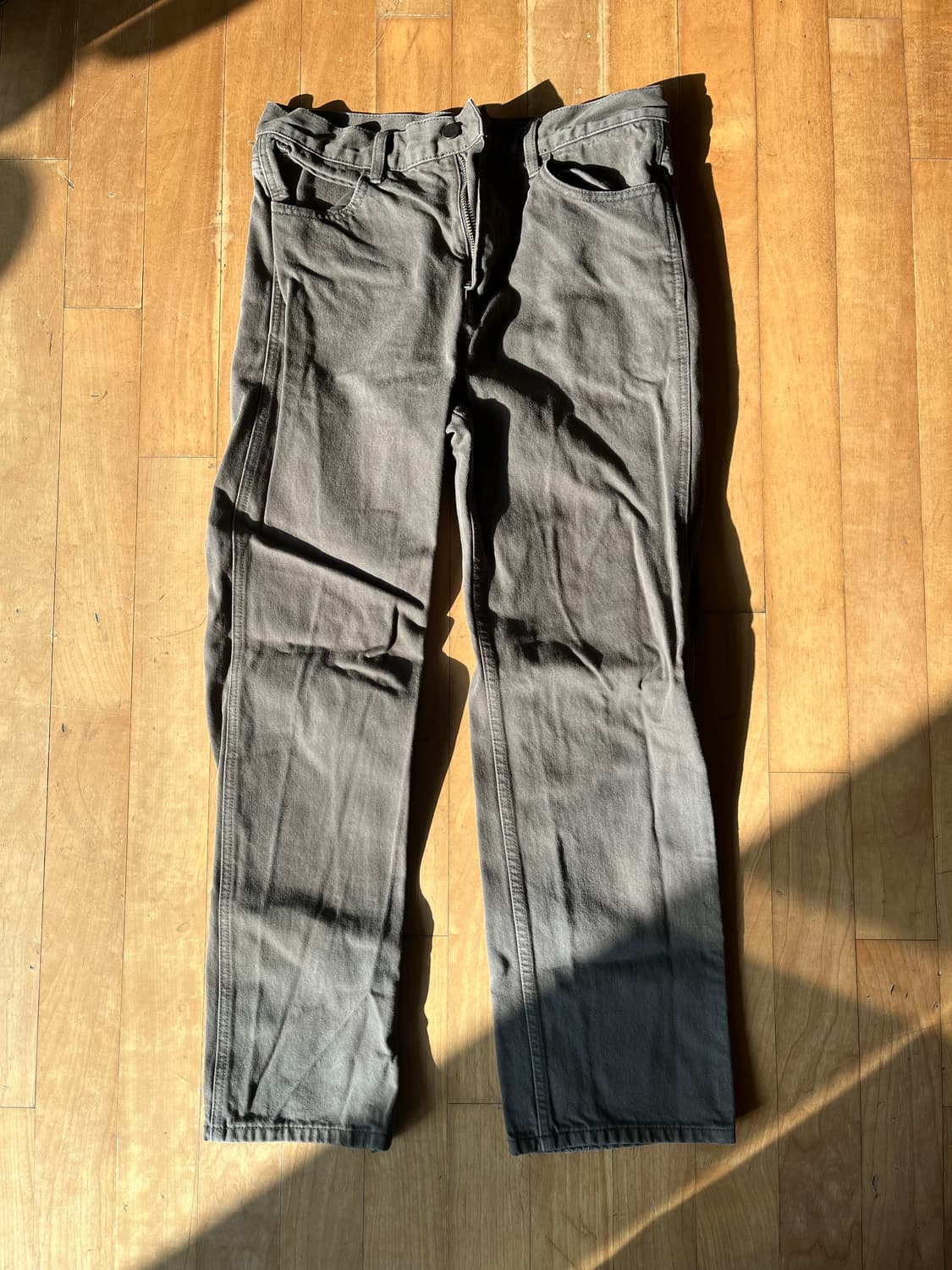 유니클로 u 레귤러피트 진 브라운그레이 31 상품이미지1