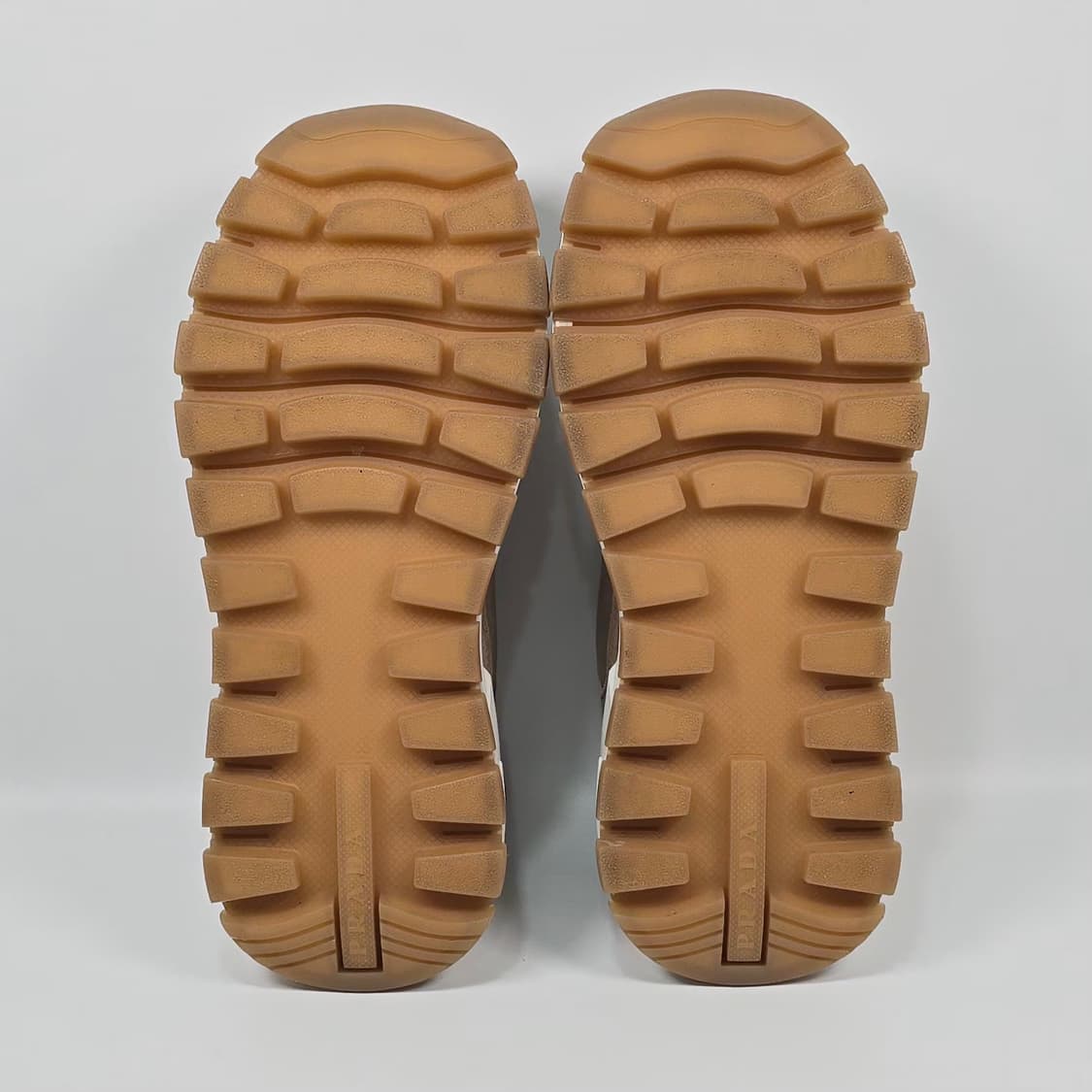 프라다 프락스 스웨이드 스니커즈 ( 230 ) 상품이미지7