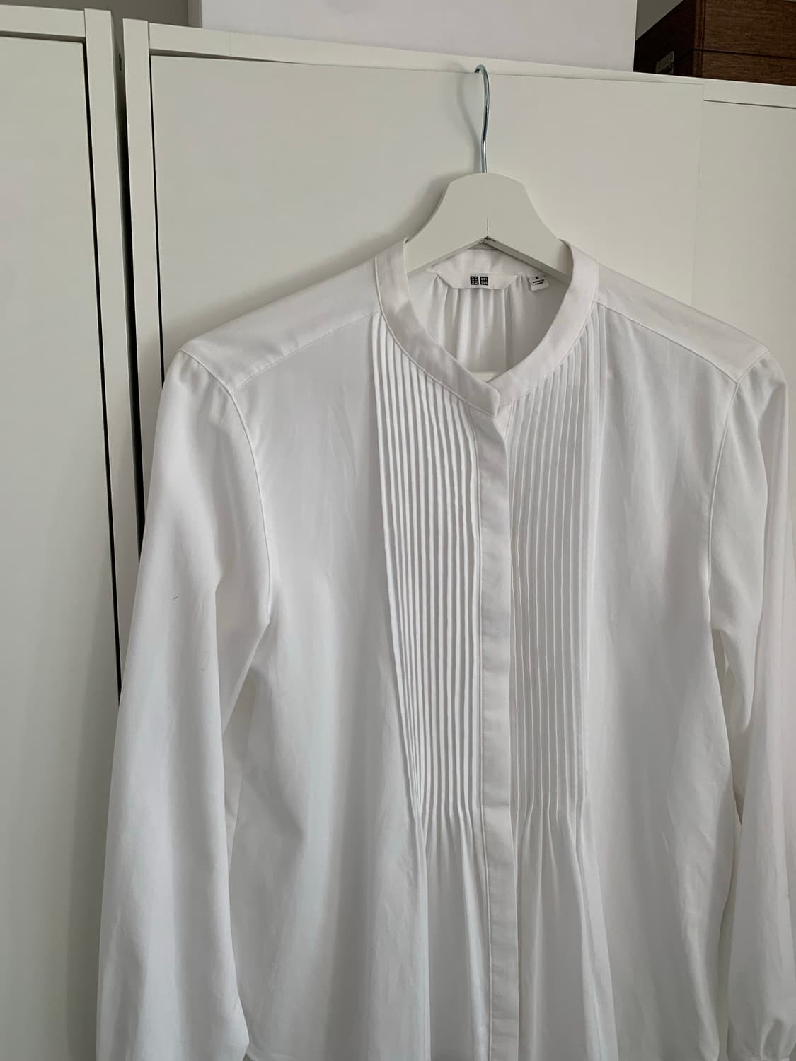 UNIQLO 화이트 핀턱 셔츠 상품이미지2