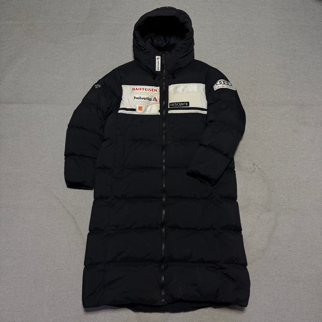 데상트 아우디 스위스 스키 롱패딩 상품이미지1