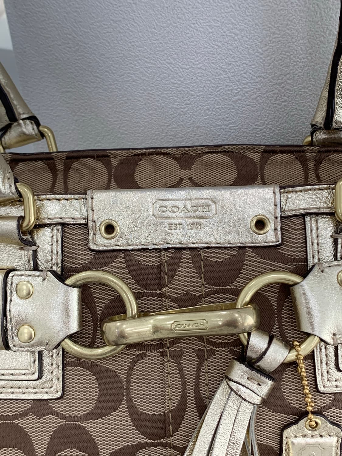 Coach Gold Shoulder Bag 👑 상품이미지3