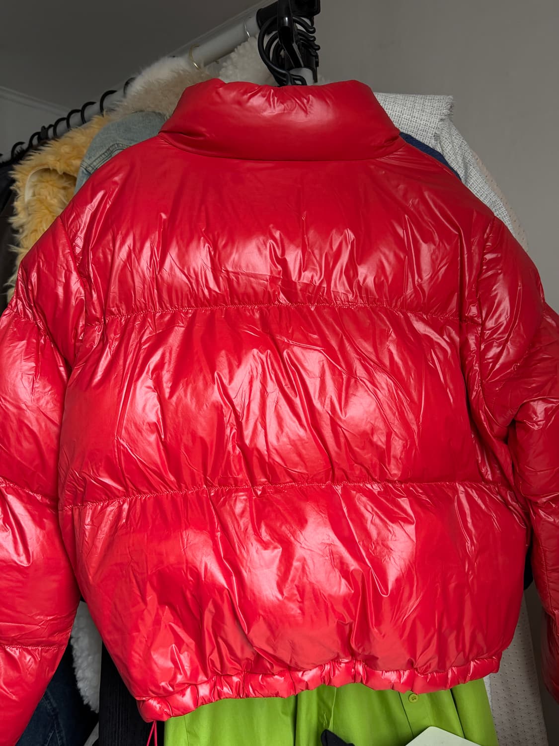 Ames Worldwide 레드 유광 숏패딩 M 상품이미지3