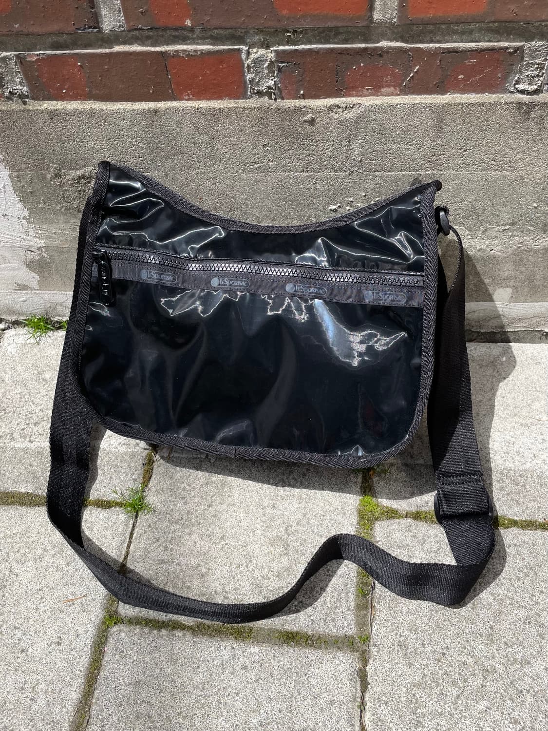 Lesportsac 레스포삭 유광 크로스백 상품이미지4