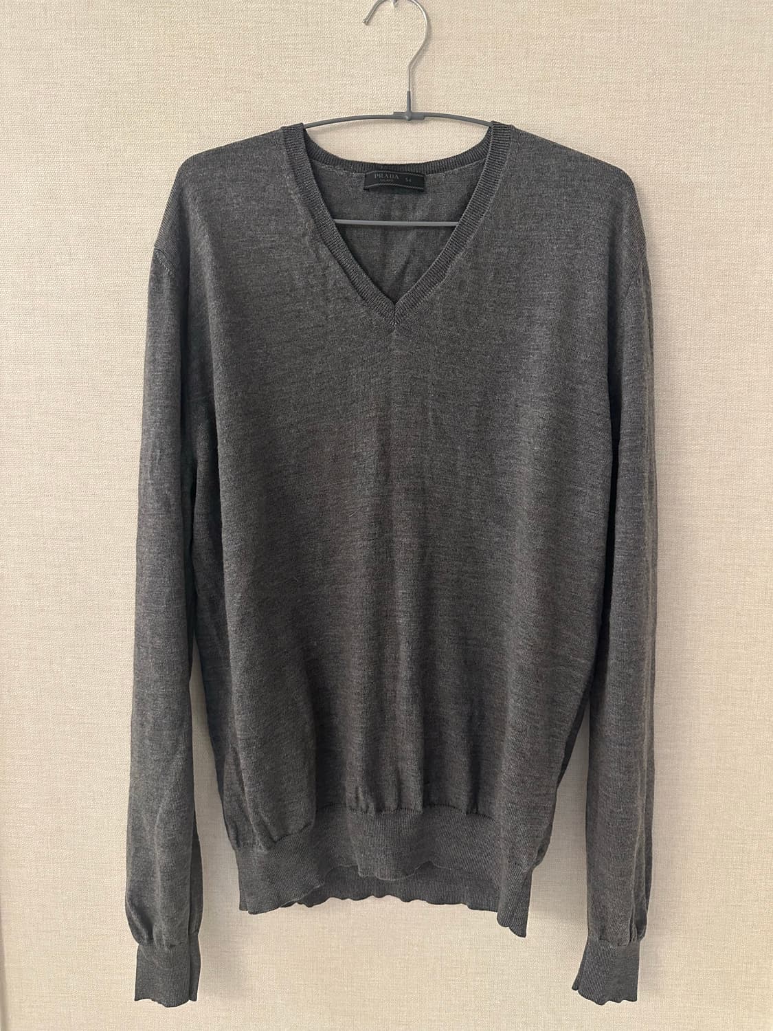 Prada vneck grey knit 상품이미지1