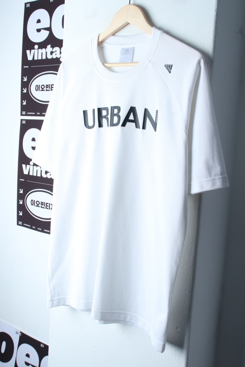 (L-XL) 아디다스 반팔 티셔츠 기능성 화이트 올드스쿨-H32078 상품이미지1