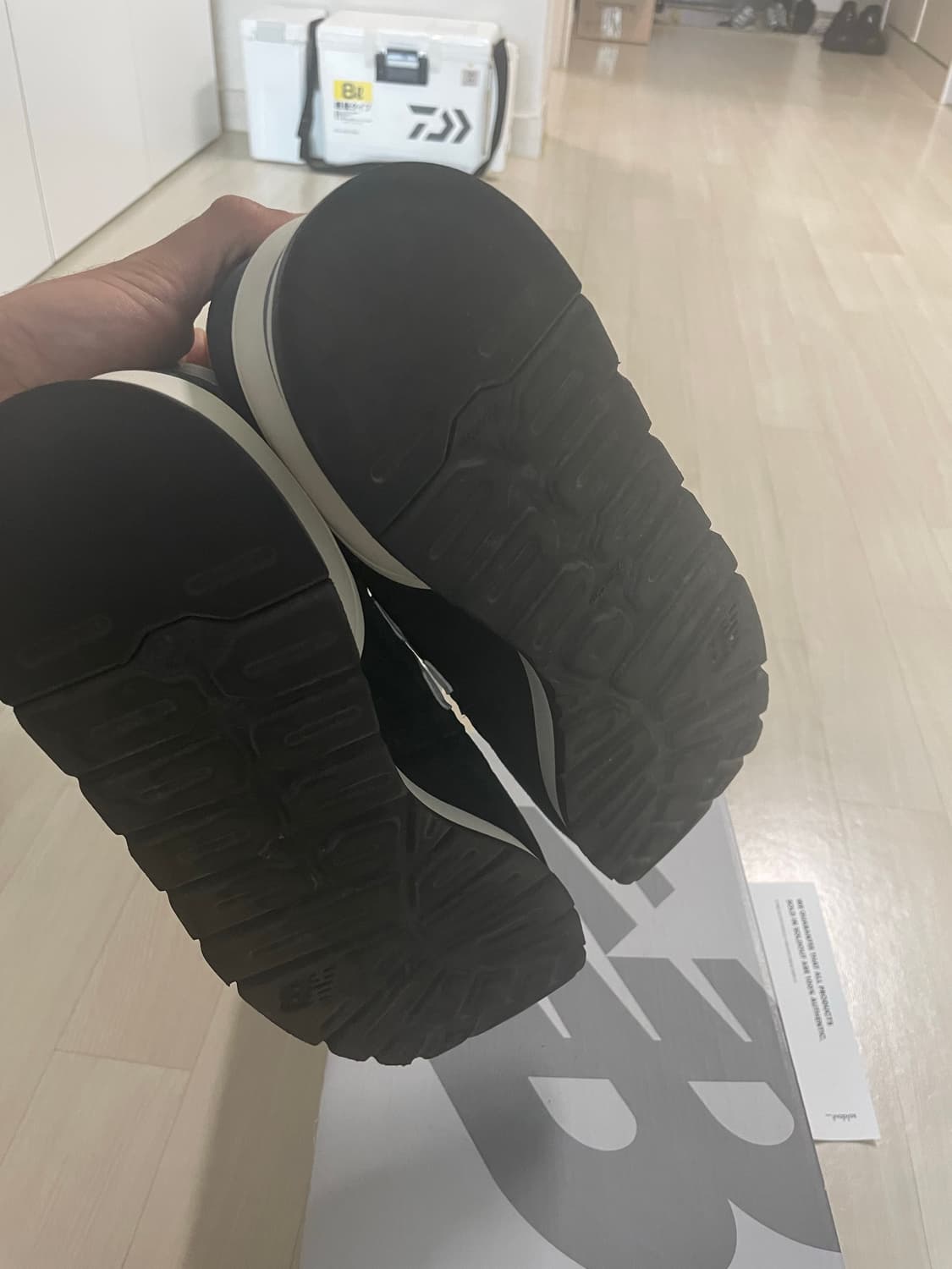 뉴발란스 990v1 miu 네이비 260팝니다 상품이미지4