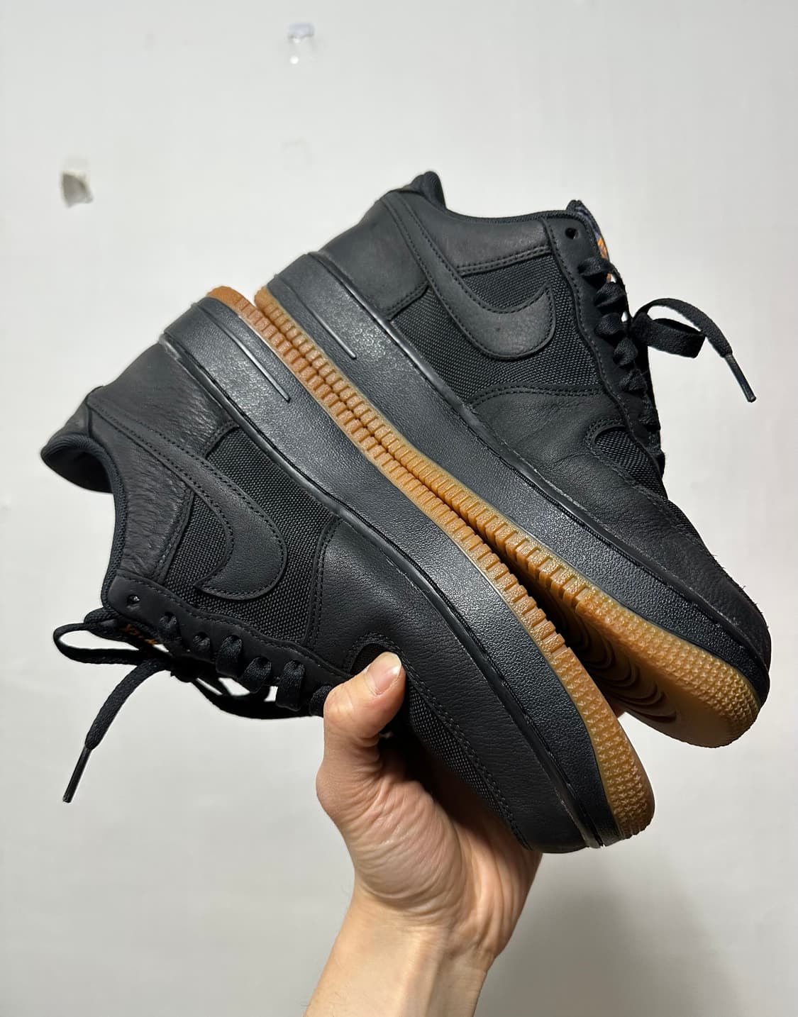 나이키 에어포스 1 고어텍스 블랙 라이트 카본 상품이미지3