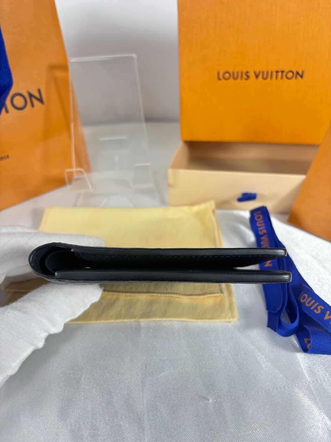 (새상품급/정품)루이비통 멀티플 섀도우 반지갑 블랙 상품이미지4