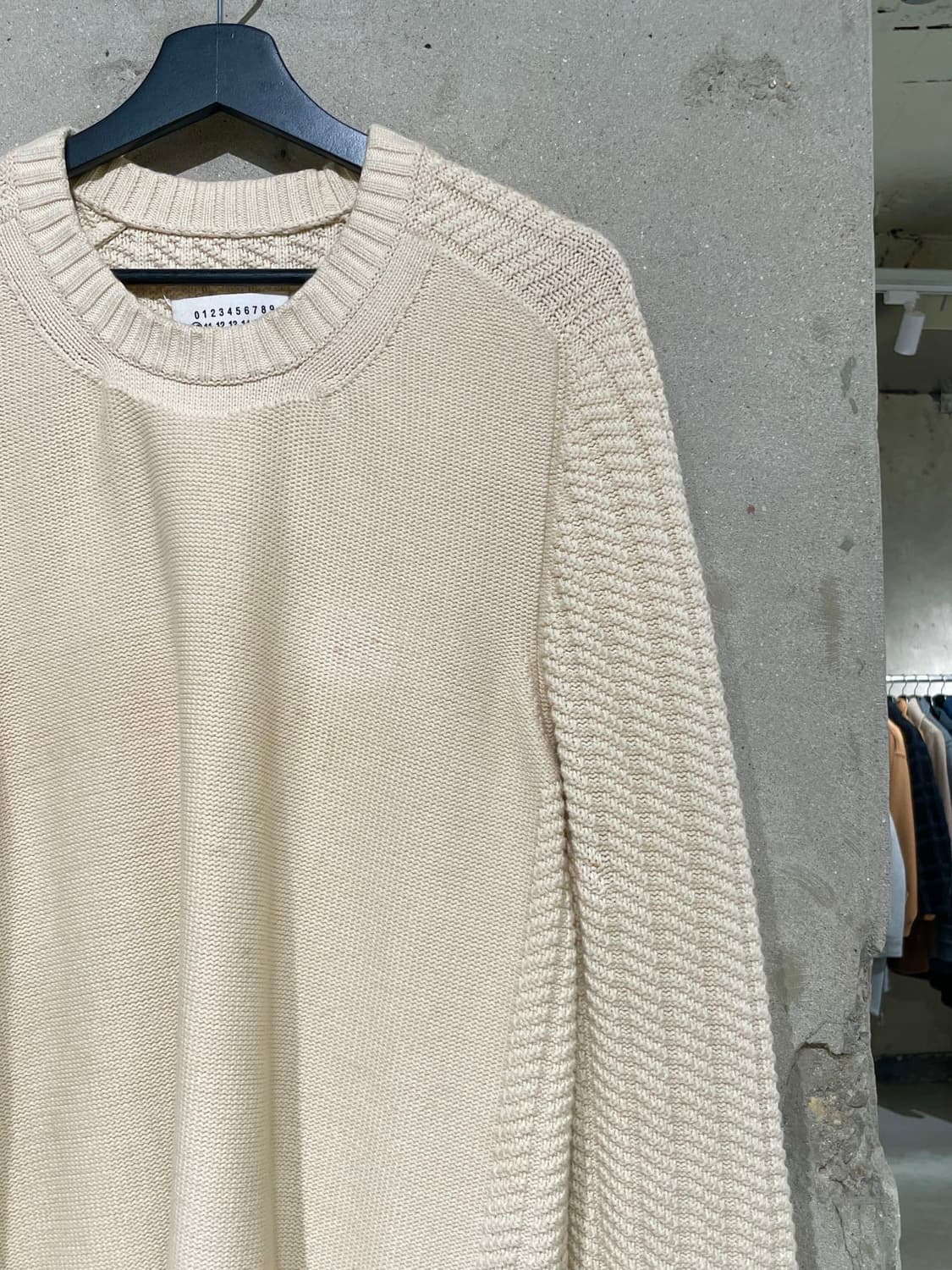 메종 마르지엘라 10 아이보리 U넥 케이블 스웨터 상품이미지3