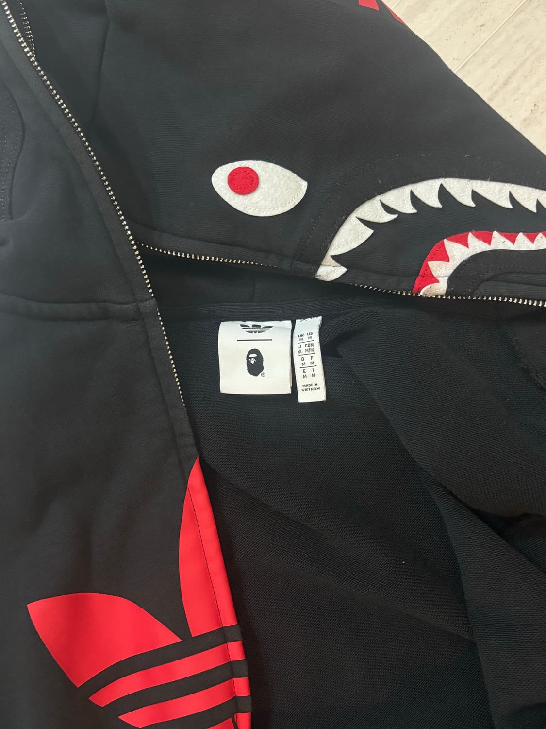 베이프 아디다스 샤크 후드집업 상품이미지2